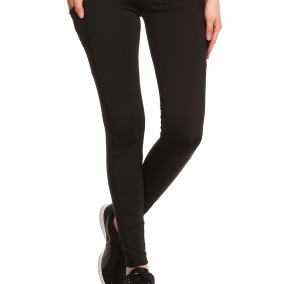 High waisted black leggings with pockets! - Picture 6 of 6